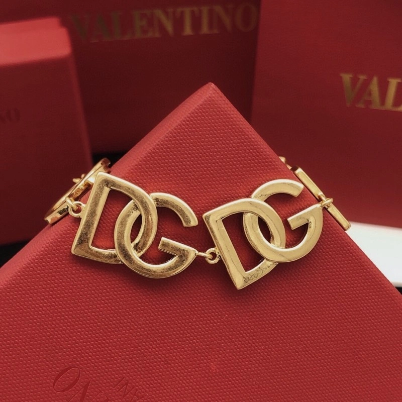 Stylish Christian Dior Bracelets 232896
