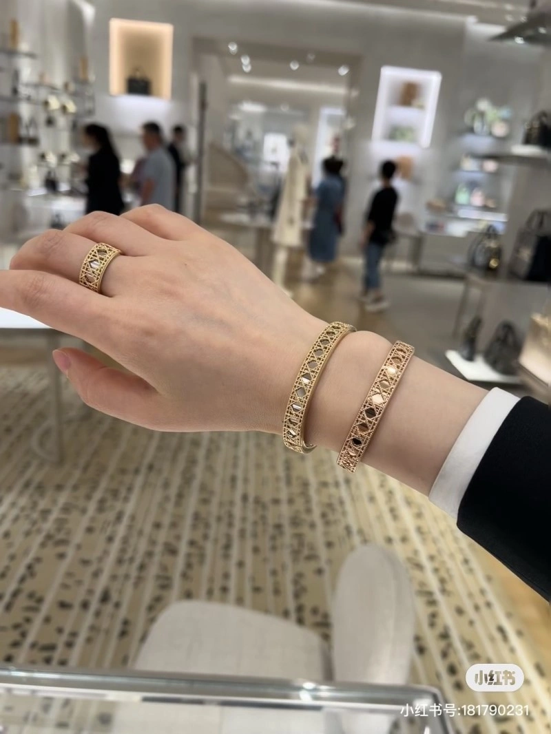 Affordable Christian Dior Bracelets 232897
