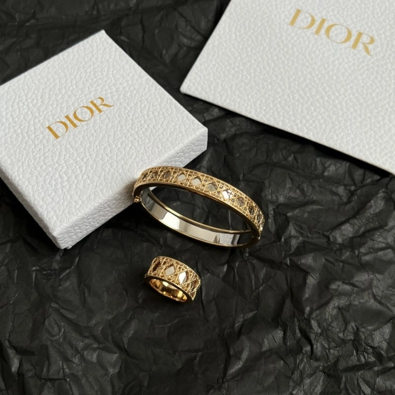 Affordable Christian Dior Bracelets 232897
