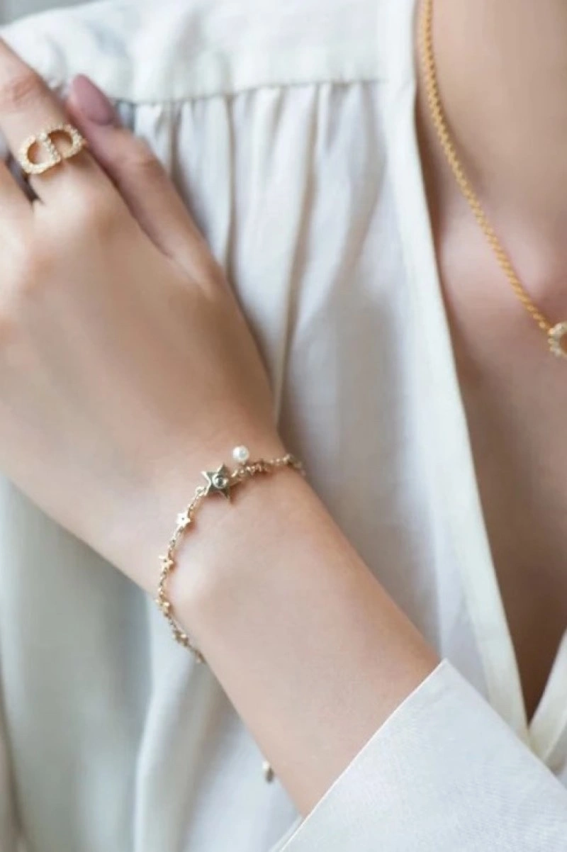 WrinkleFree Christian Dior Bracelets 232892