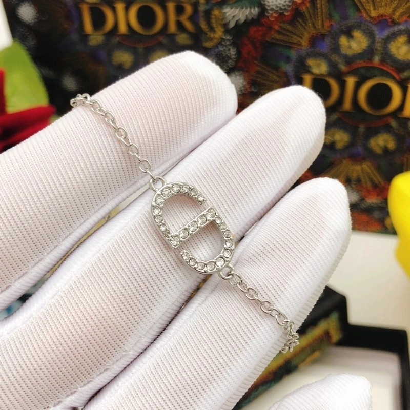 Resilient Christian Dior Bracelets 232857