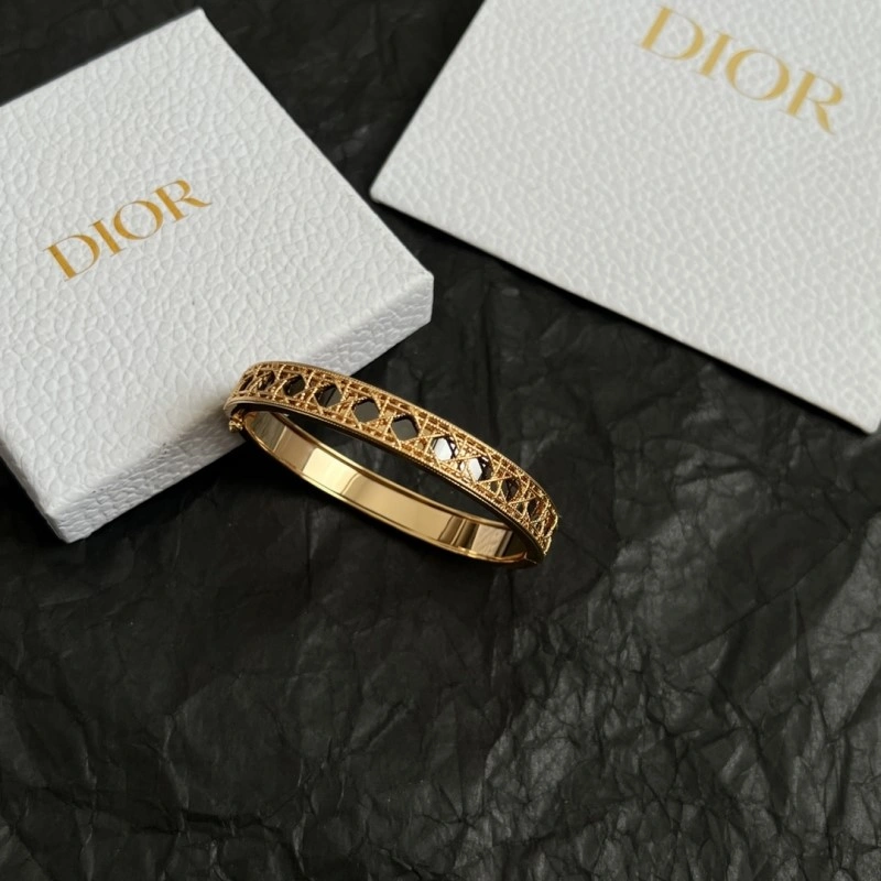 Breathable Christian Dior Bracelets 232863