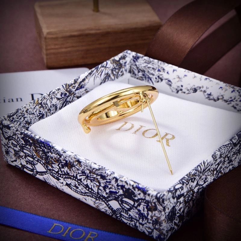 Vibrant Christian Dior Brooches 236068