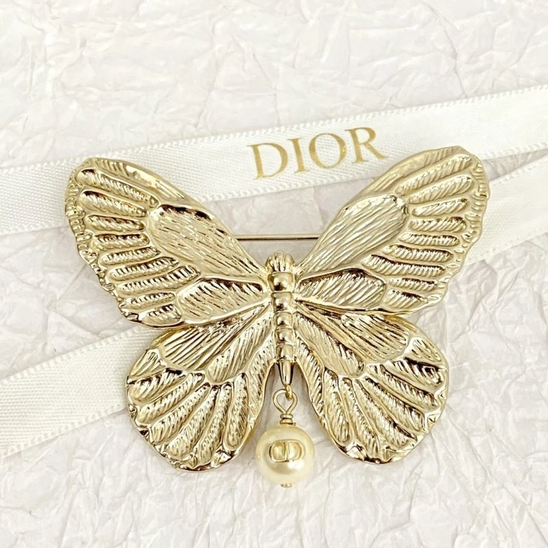 Cozy Christian Dior Brooches 236193
