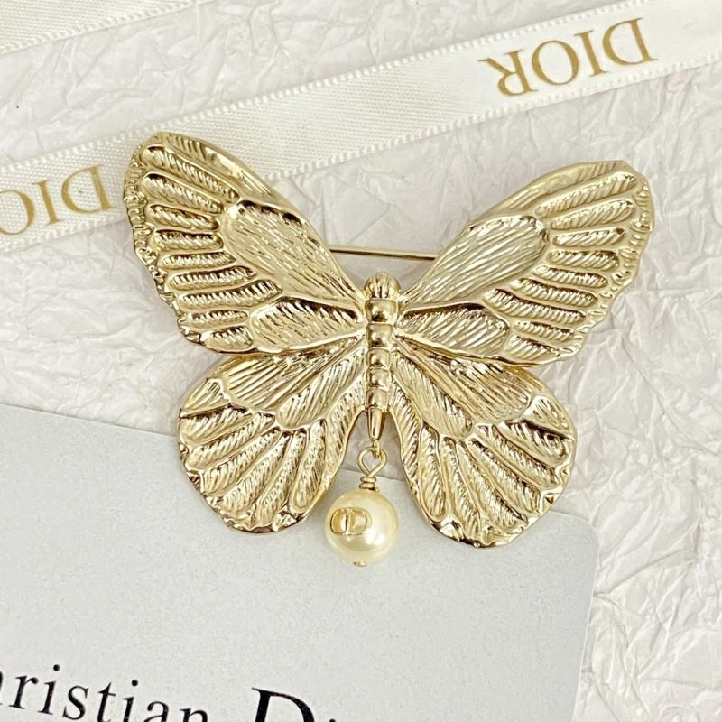 Cozy Christian Dior Brooches 236193