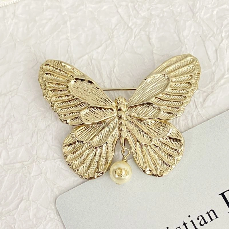 Cozy Christian Dior Brooches 236193