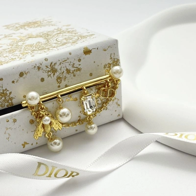 Breathable Christian Dior Brooches 235623