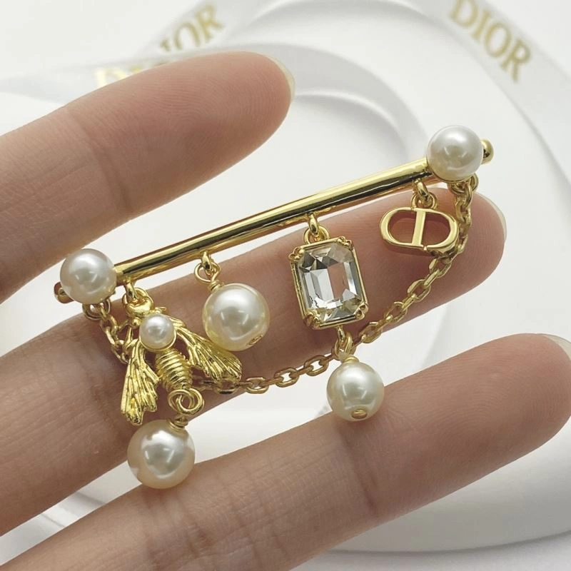 Breathable Christian Dior Brooches 235623