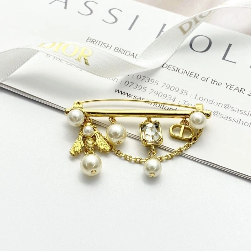 Breathable Christian Dior Brooches 235623