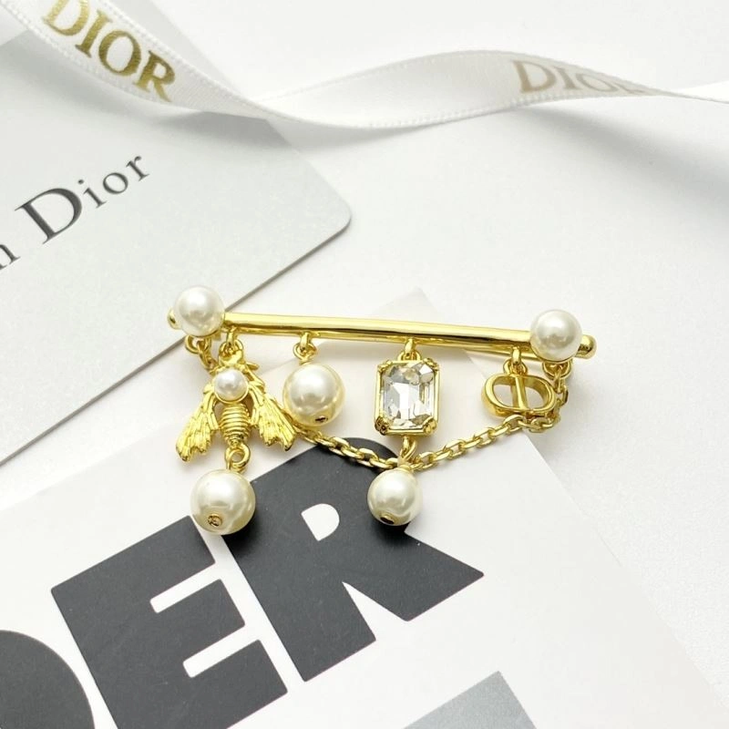 Breathable Christian Dior Brooches 235623