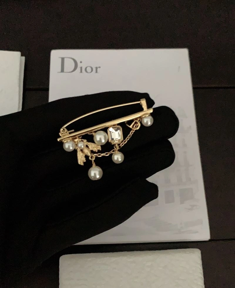 MultiPurpose Christian Dior Brooches 235624