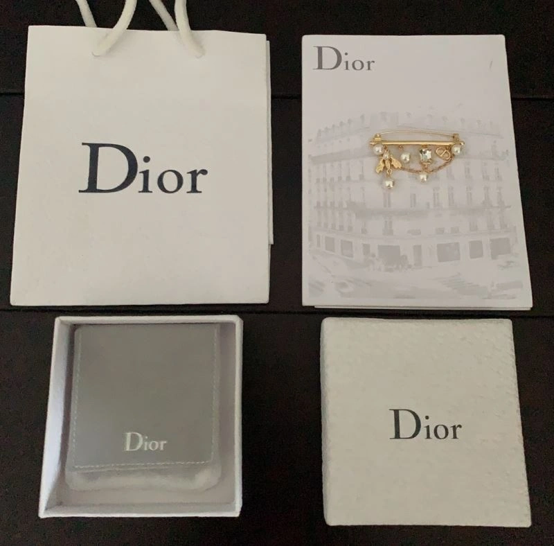 MultiPurpose Christian Dior Brooches 235624