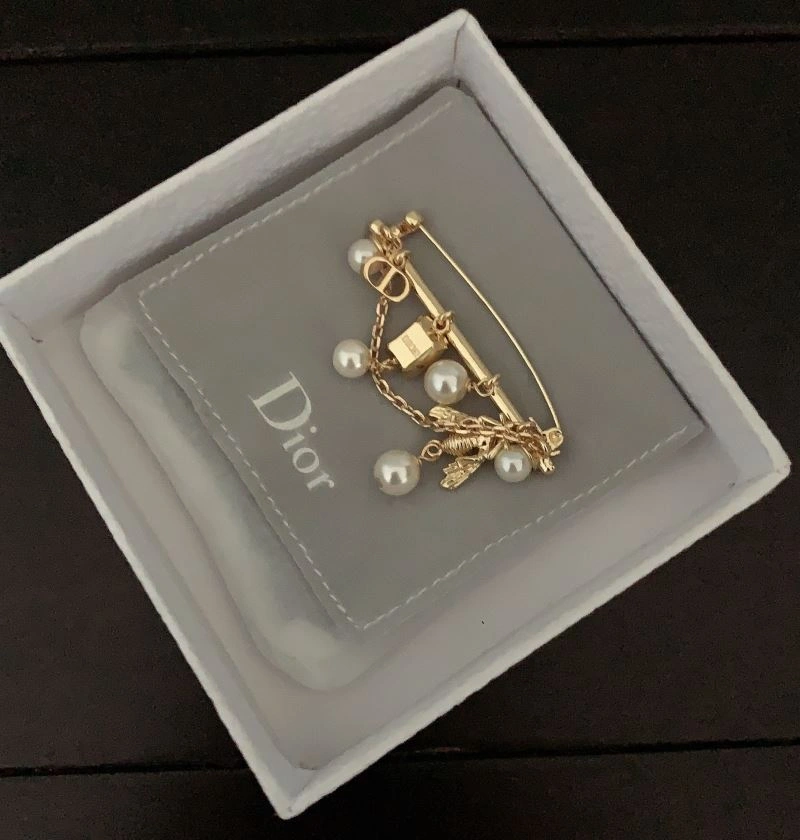MultiPurpose Christian Dior Brooches 235624