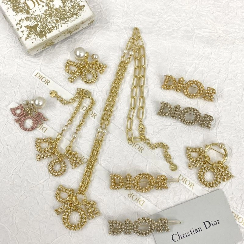 QuickDry Christian Dior Brooches 235342
