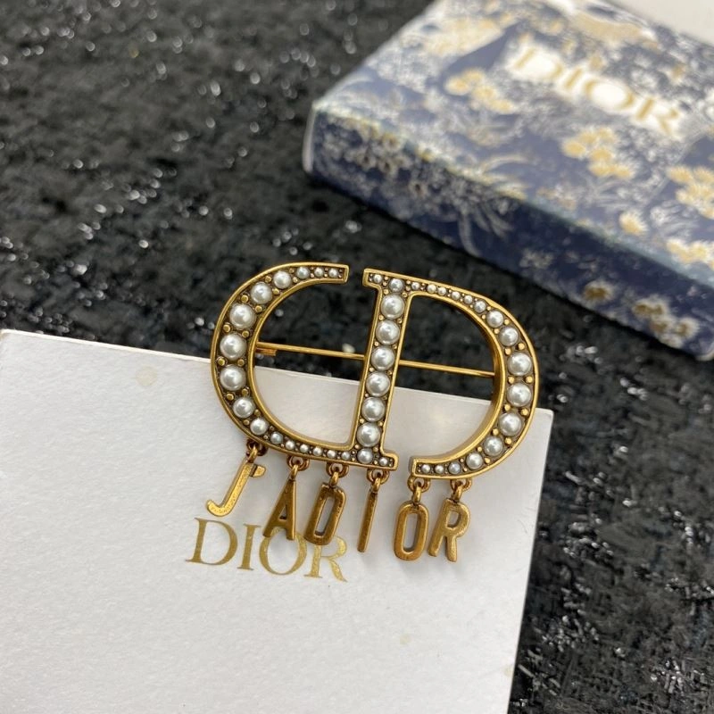 Christian Dior Brooches Snug 235336