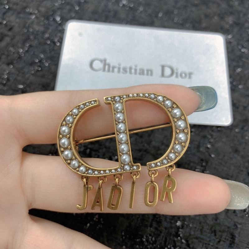 Christian Dior Brooches Snug 235336
