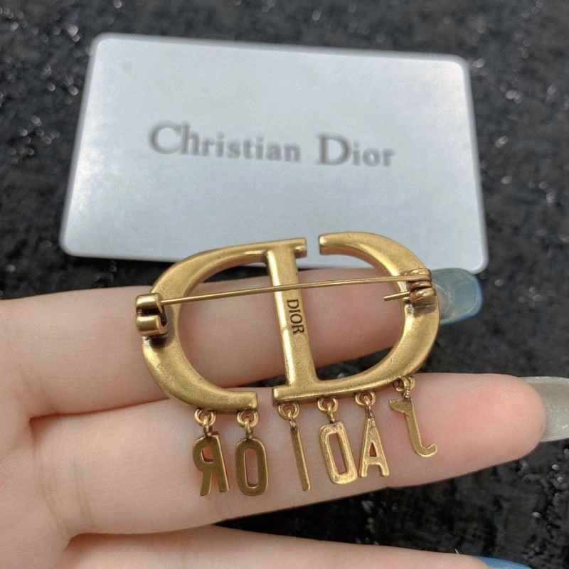 Christian Dior Brooches Snug 235336