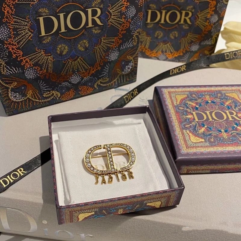 Christian Dior Brooches Snug 235336