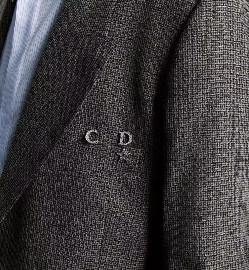 Sophisticated Christian Dior Brooches 235098