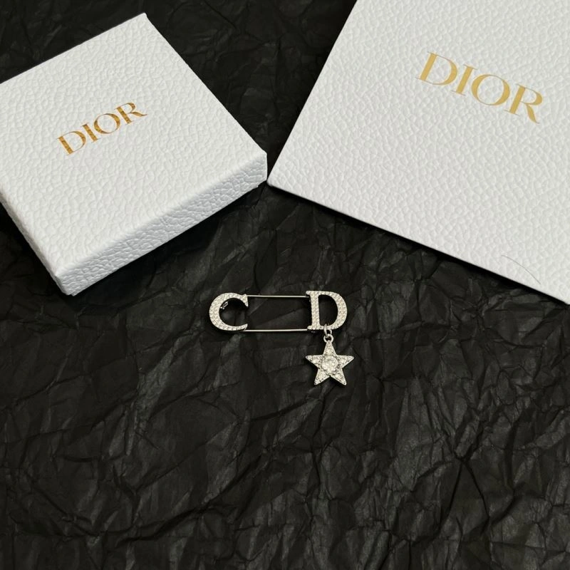 Sophisticated Christian Dior Brooches 235098