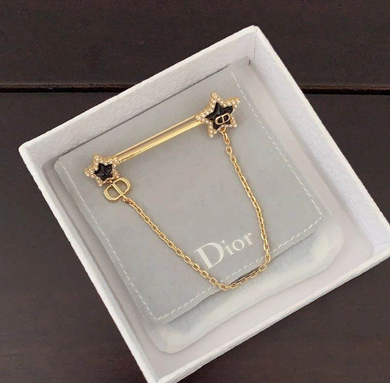 Christian Dior Brooches Chic 235128