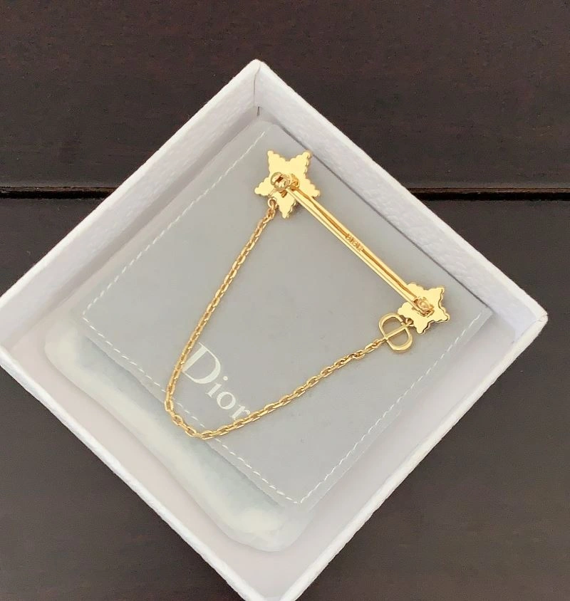 Christian Dior Brooches Chic 235128