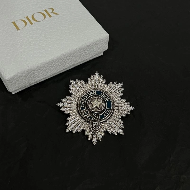 Premium Christian Dior Brooches 234610