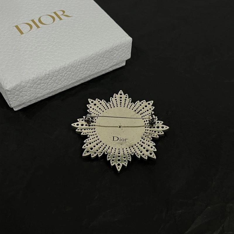Premium Christian Dior Brooches 234610