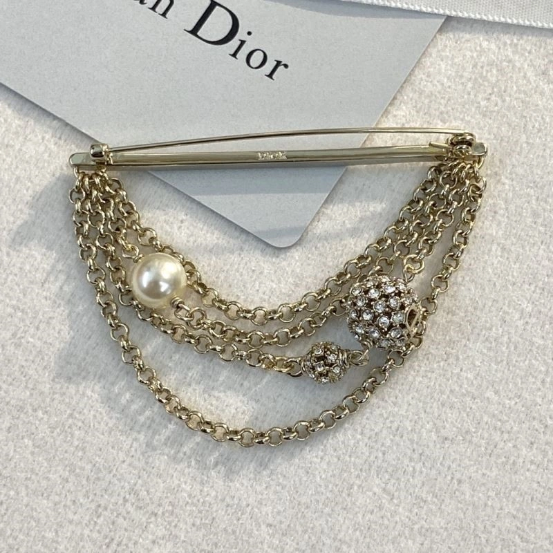 Comfortable Christian Dior Brooches 234243