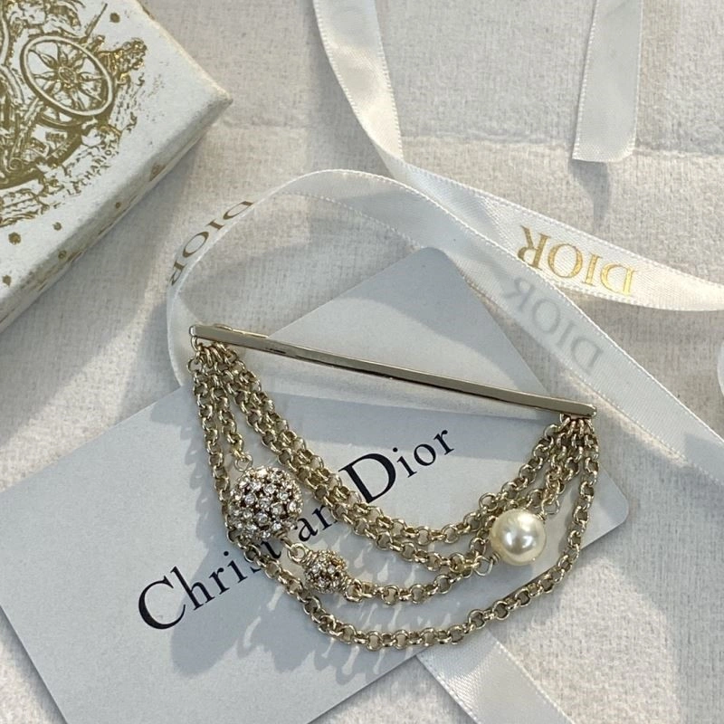 Comfortable Christian Dior Brooches 234243