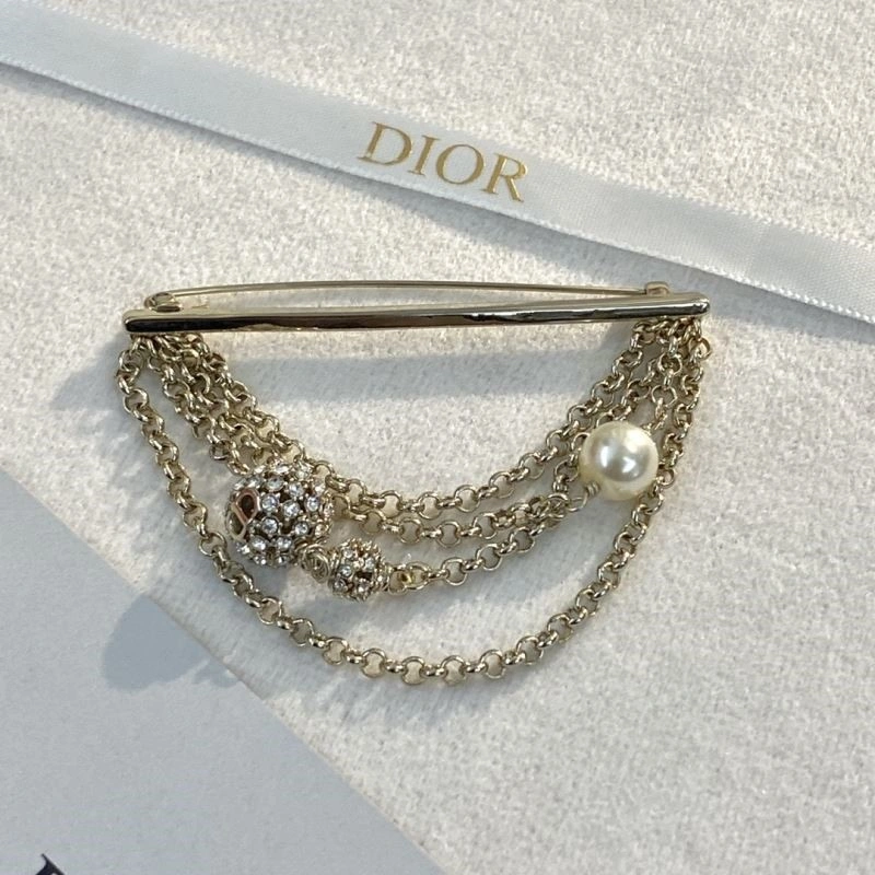 Comfortable Christian Dior Brooches 234243