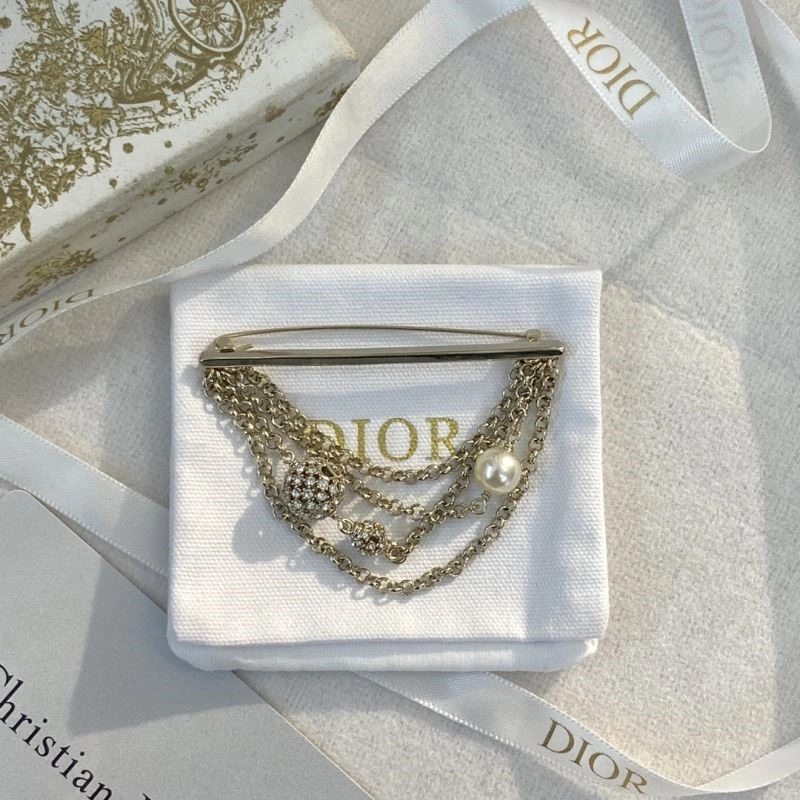 Comfortable Christian Dior Brooches 234243