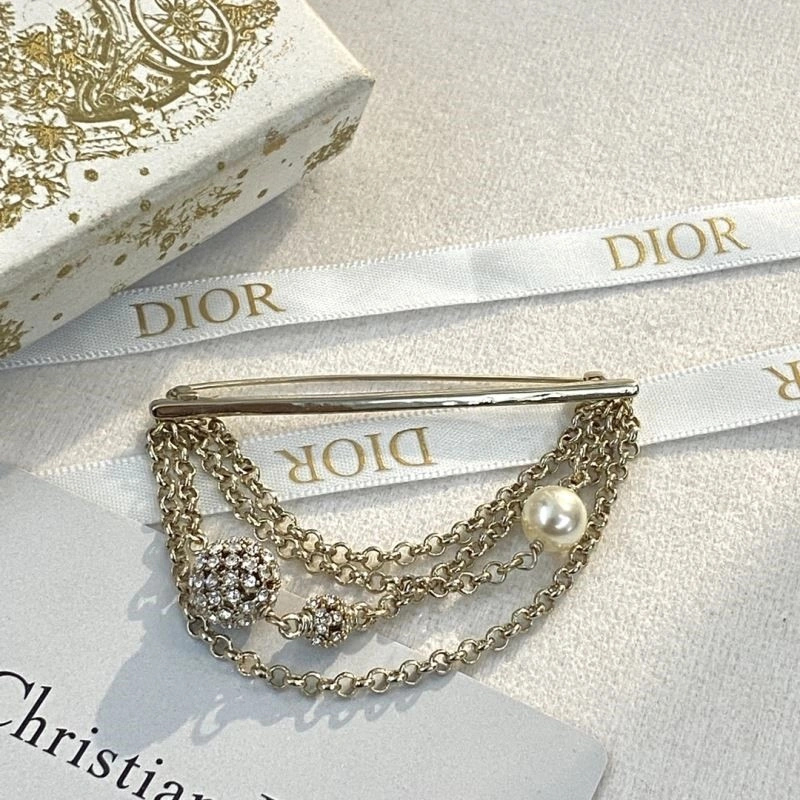 Comfortable Christian Dior Brooches 234243