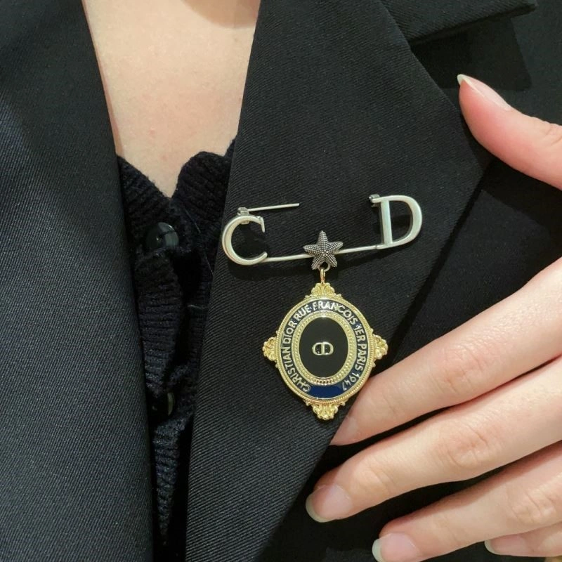 Casual Christian Dior Brooches 233951