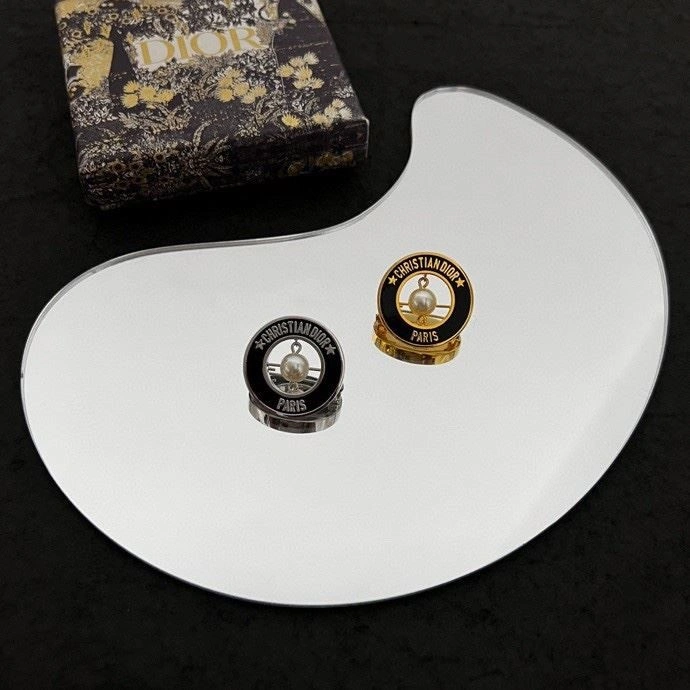 Classic Christian Dior Brooches 233962