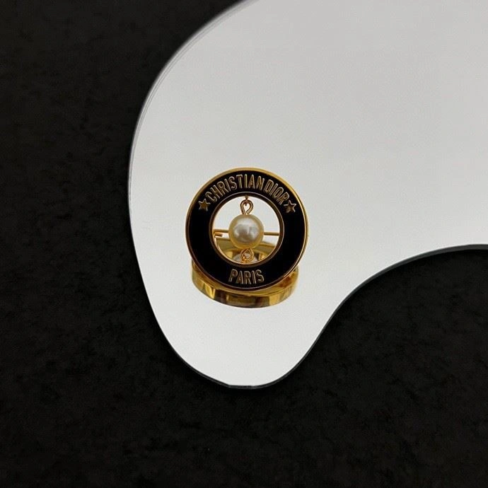 Classic Christian Dior Brooches 233962