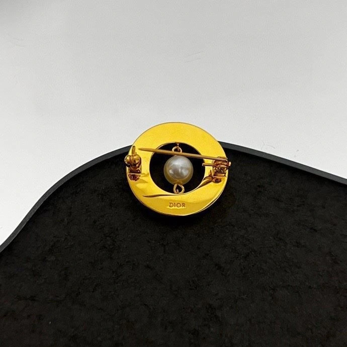 Classic Christian Dior Brooches 233962
