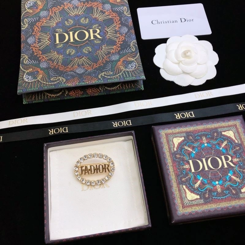 Christian Dior Brooches Classic 234010