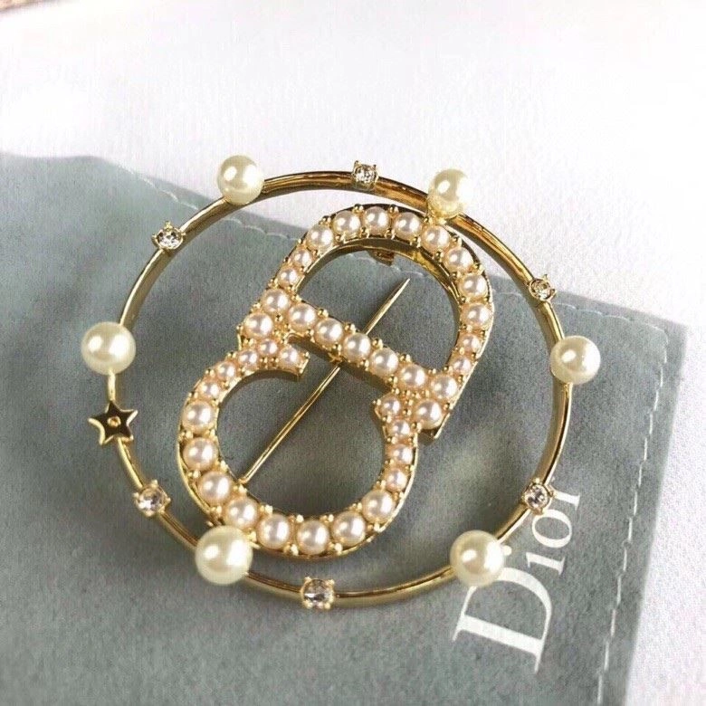 Supportive Christian Dior Brooches 233945