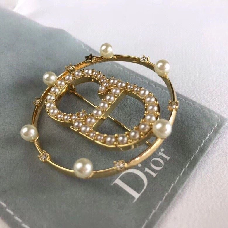 Supportive Christian Dior Brooches 233945