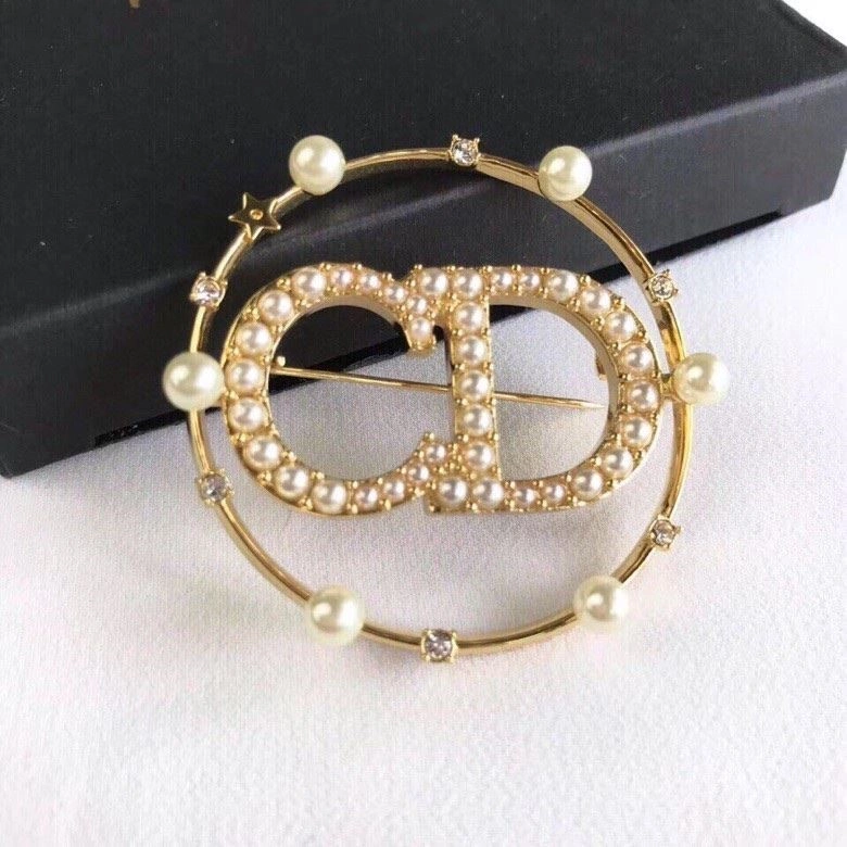 Supportive Christian Dior Brooches 233945