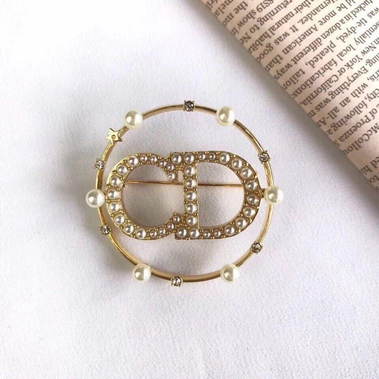 Supportive Christian Dior Brooches 233945