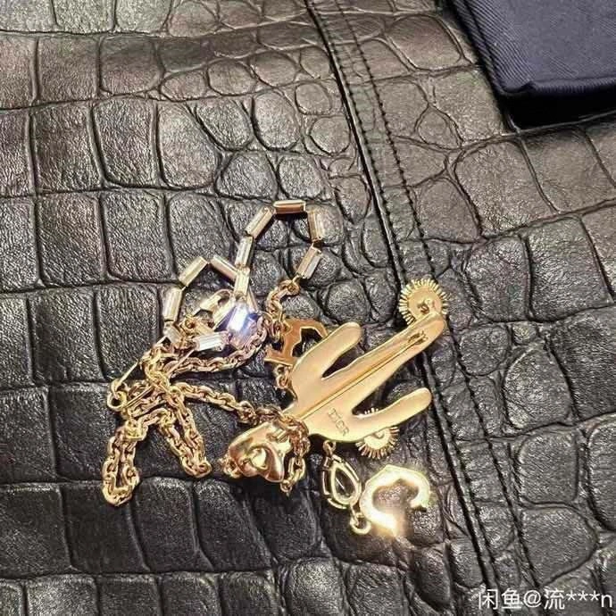Christian Dior Brooches FastDry 233944