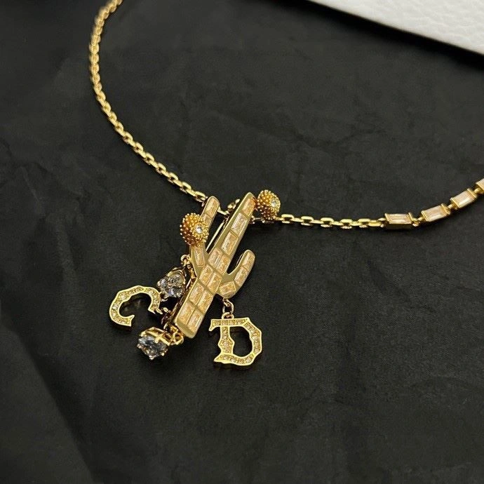 Christian Dior Brooches FastDry 233944