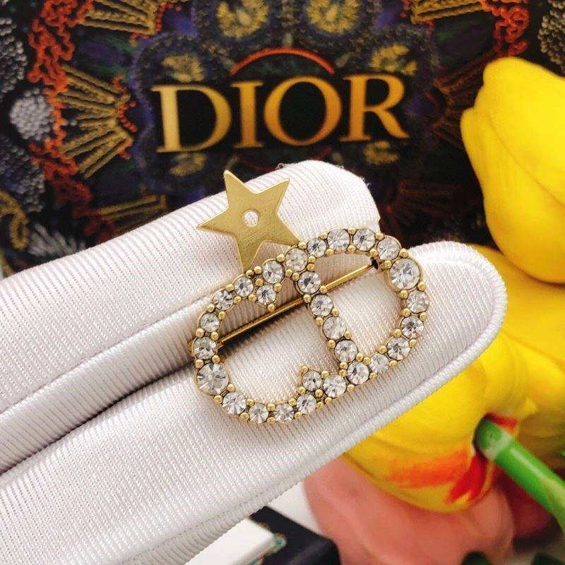 MoistureWicking Christian Dior Brooches 233643