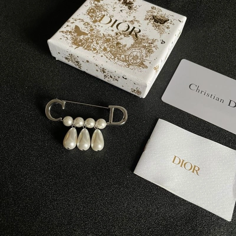 Christian Dior Brooches FreshLook 233688