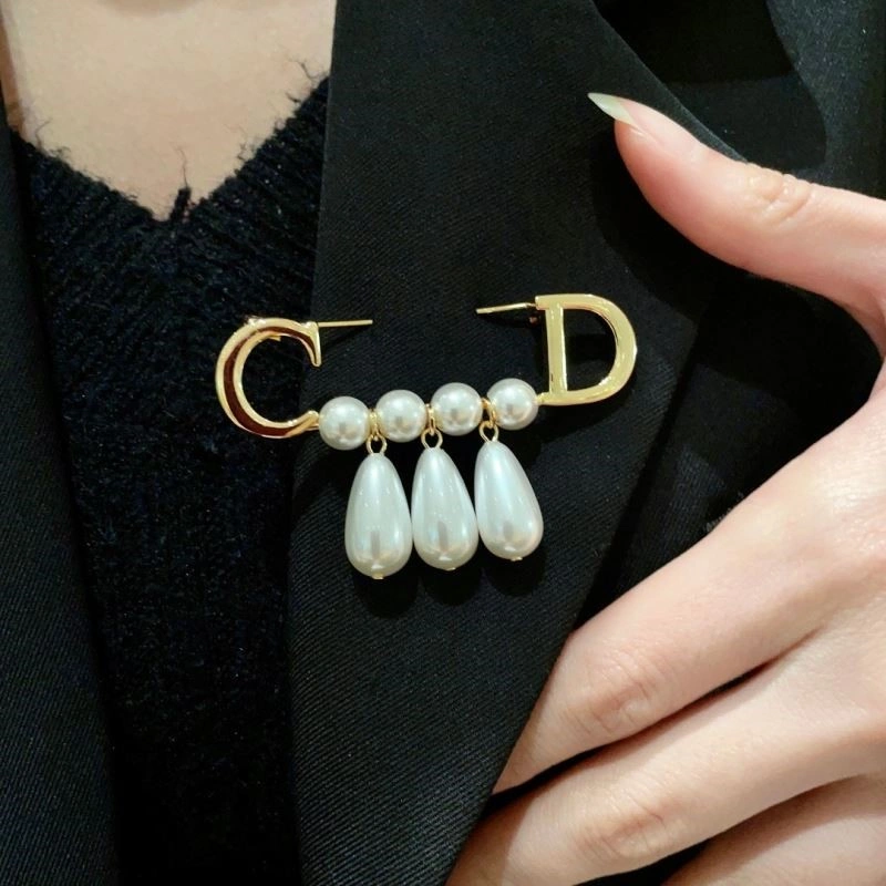 Christian Dior Brooches MoistureWicking 233621