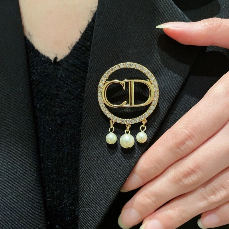 Vibrant Christian Dior Brooches 233245