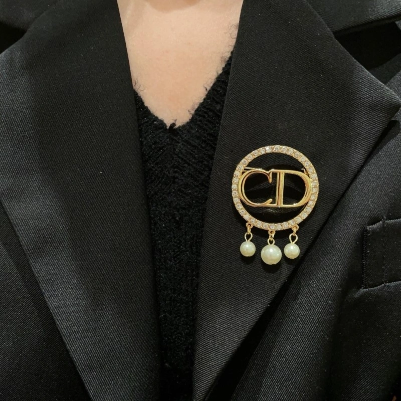 Vibrant Christian Dior Brooches 233245