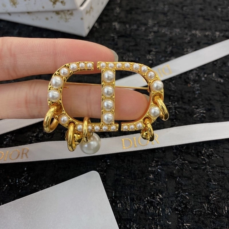 OdorResistant Christian Dior Brooches 233238